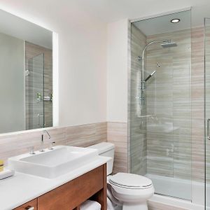 One-Bedroom King Suite